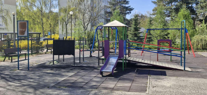 8-latek podpalił plac zabaw przy ul. Wyszyńskiego w Toruniu