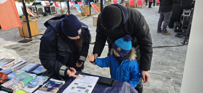 Policja na nartach pilnuje porządku w ośrodku PKL Jaworzyna Krynicka