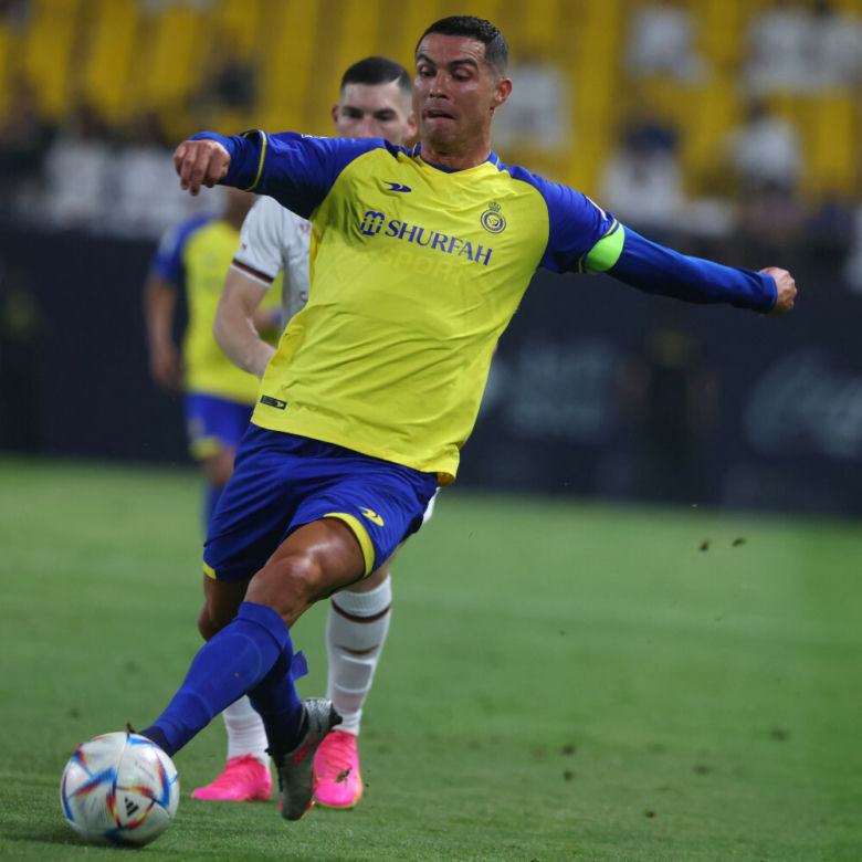  Cristiano Ronaldo kontra Grzegorz Krychowiak w meczu Al-Nassr - Al-Shabab 