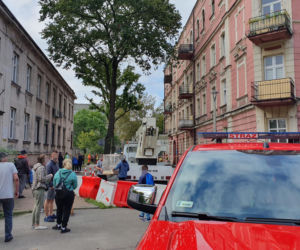 Runęli z balkonem, winnych nie ma