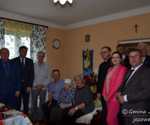 Niezwykły przepis na długowieczność mieszkanki gminy Jeżowe [ZDJĘCIA]