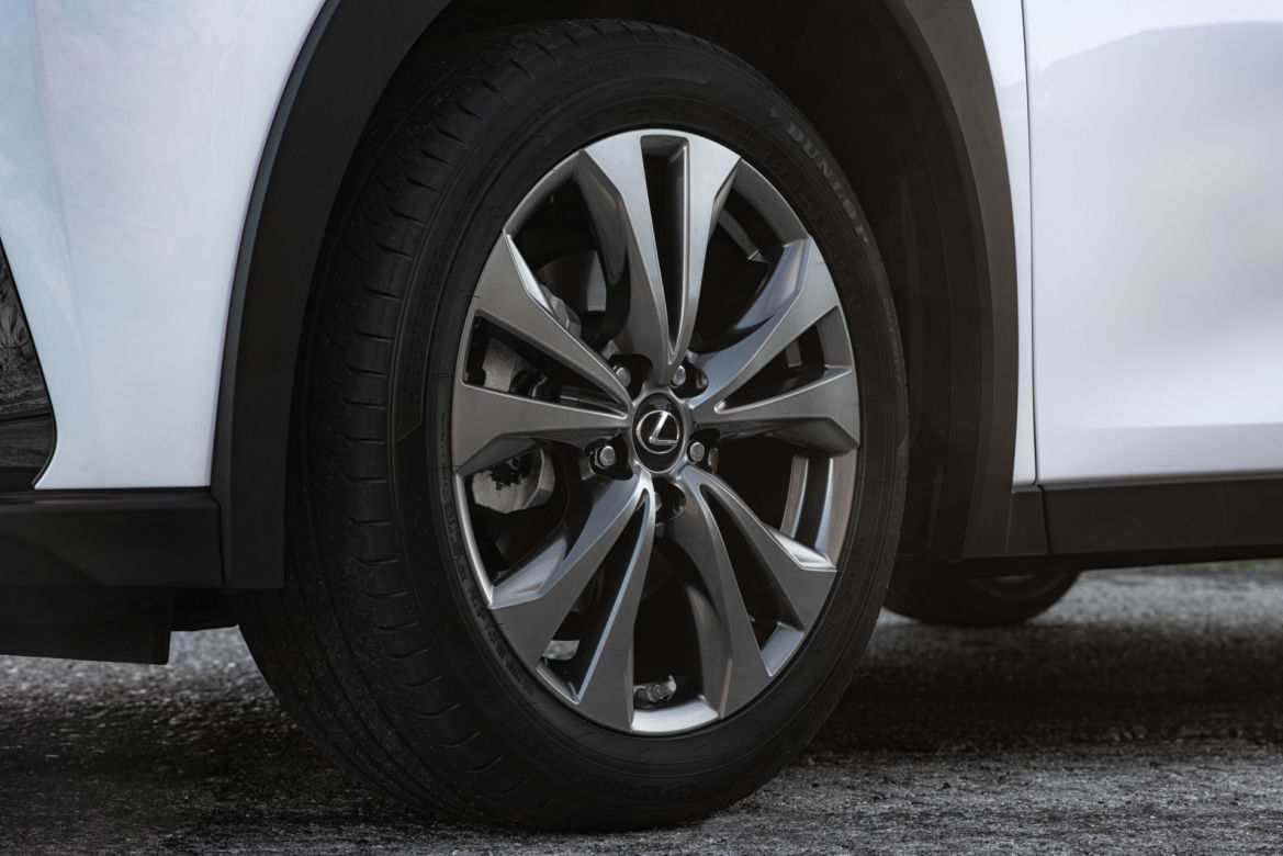 Lexus UX 250h E-Four F Sport