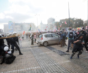 Protest antycovidowców i przedsiębiorców na Placu Defilad