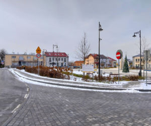 To najpiękniejsze średniowieczne miasto w Małopolsce. Leży obok Krakowa i olśniewa zabytkowym rynkiem