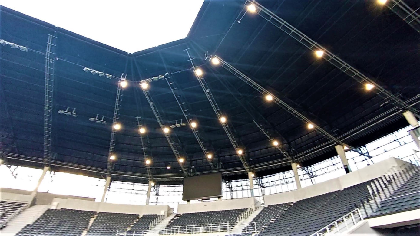 Spacery po nowym szczecińskim stadionie przyciągnęły wielu chętnych
