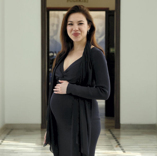 Posłanka Aleksandra Uznańska-Wiśniewska kwitnie w ciąży