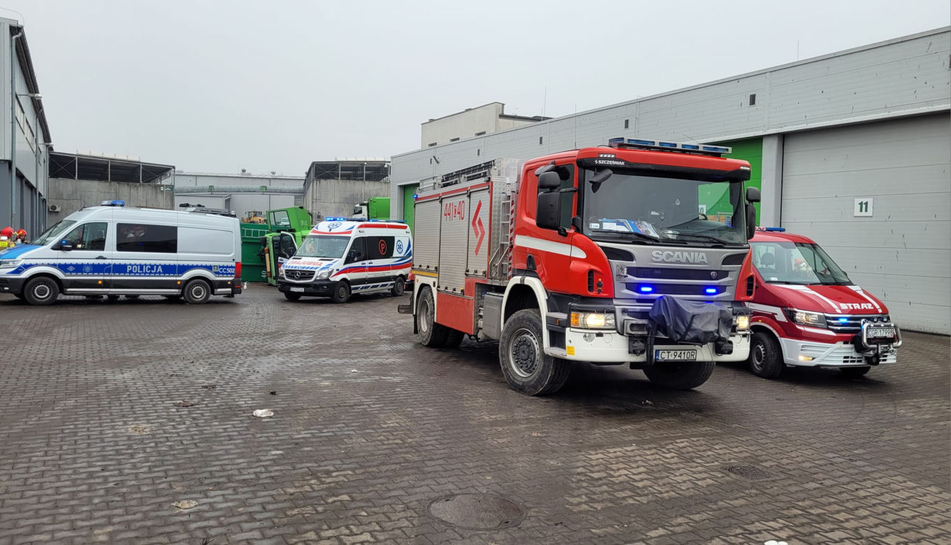 Tragedia w Zakurzewie pod Grudziądzem! Nie żyje pracownik przewożący drewno [ZDJĘCIA]
