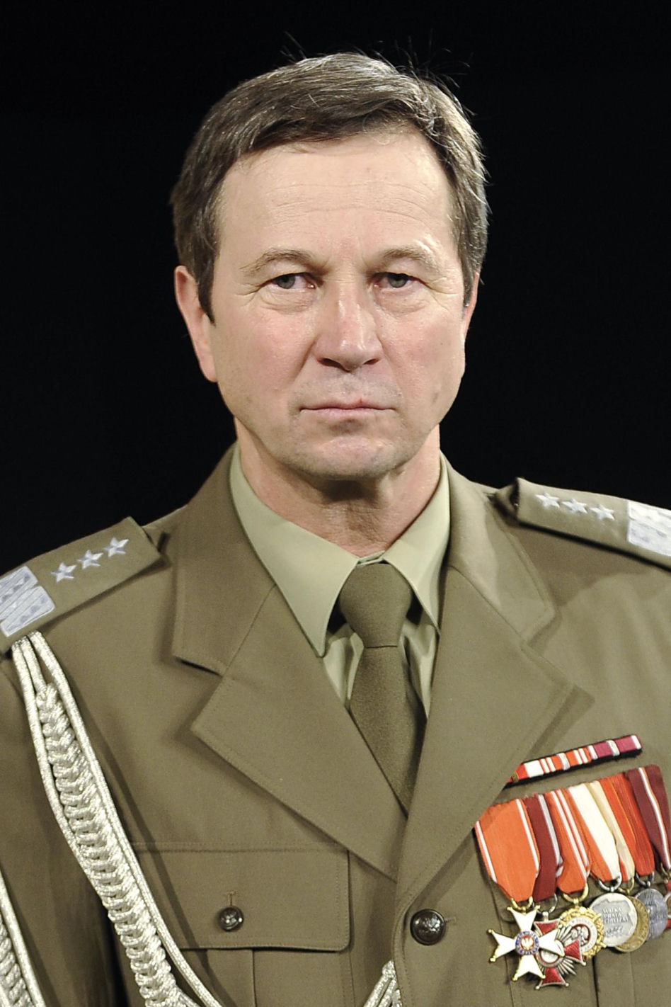 Piotr Cyrwus kiedyś i dziś. Tak przez lata zmieniał się aktor znany z roli Ryśka w "Klanie"