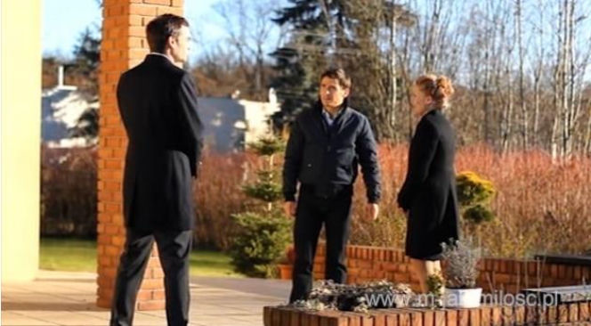 M jak miłość odc. 1051. Chris (Mariusz Zaniewski), Ewa (Dominika Kluźniak), Marek (Kacper Kuszewski)