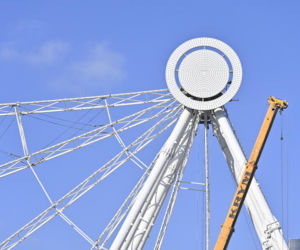 Dziwny obiekt w centrum Warszawy. Co tu powstaje? Stolica już stroi się na Boże Narodzenie!