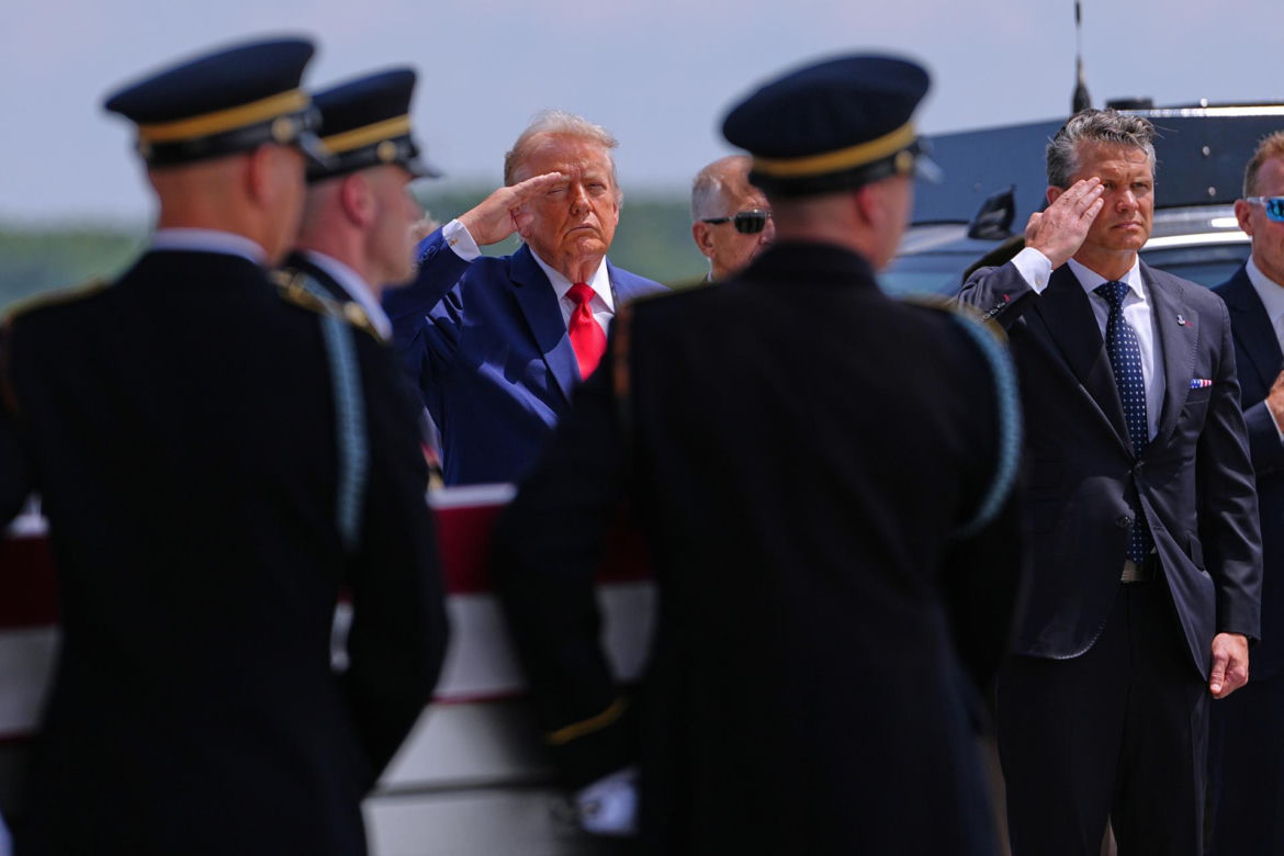 Donald Trump żegnał poległych żołnierzy. Padły poruszające słowa do ich rodzin