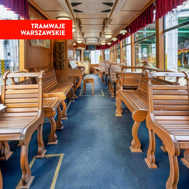 Jedyny taki koncertowy tramwaj w Polsce. W środku pianino i muzycy