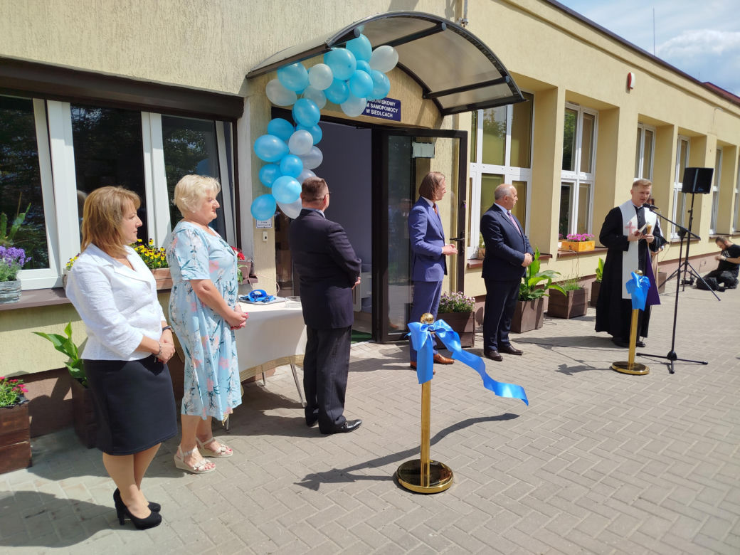 Przez lata ŚDS w Siedlcach działał w dwóch lokalizacjach, teraz już oficjalnie funkcjonuje w jednym miejscu, w budynkach dostosowanych do potrzeb osób z niepełnosprawnościami. 