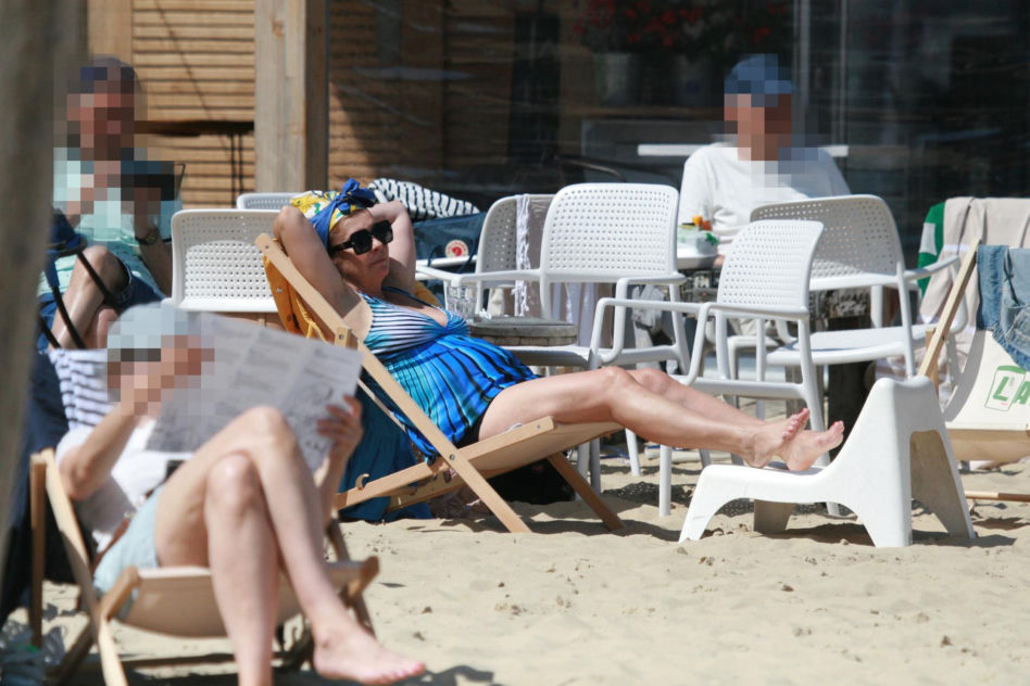 Justyna Sieńczyłło na plaży