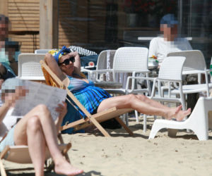 Justyna Sieńczyłło na plaży