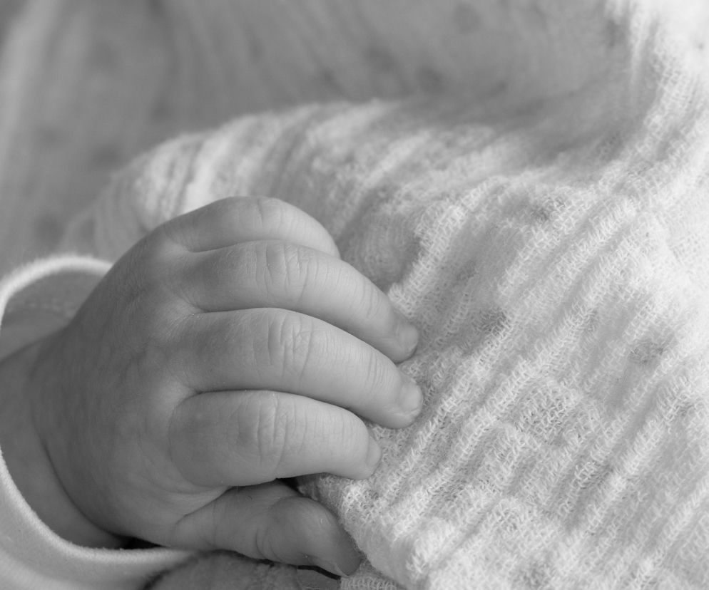 Tragedia pod Hajnówką. Matka karmiła dziecko. Nad ranem niemowlę już nie żyło
