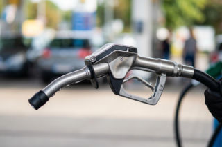 Hurtowe ceny paliw 07.04.2026. Dostawcy wstrzymują zmiany