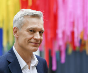 Michał Żebrowski od lat wciela się w Falkowicza w Na dobre i na złe. Już na początku kariery aktorskiej był bożyszczem kobiet [GALERIA]