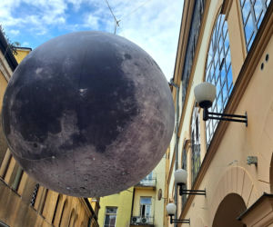 Księżyc w Pasażu Tertila w Tarnowie