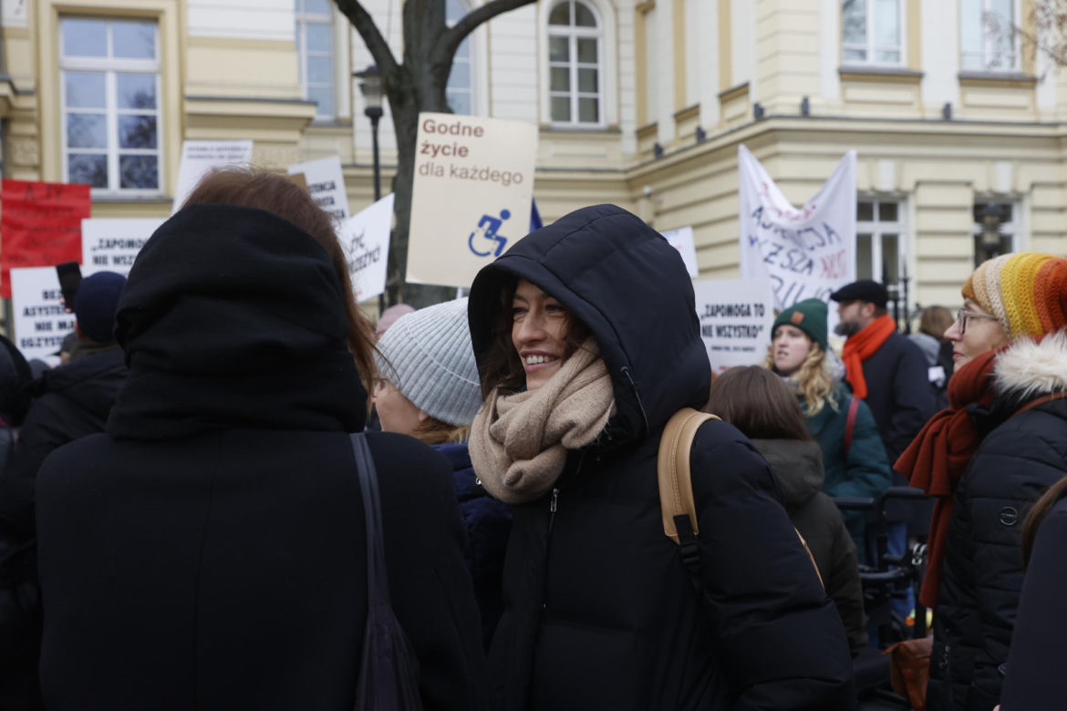 Protest osób z niepełnosprawnościami pod Kancelarią Premiera