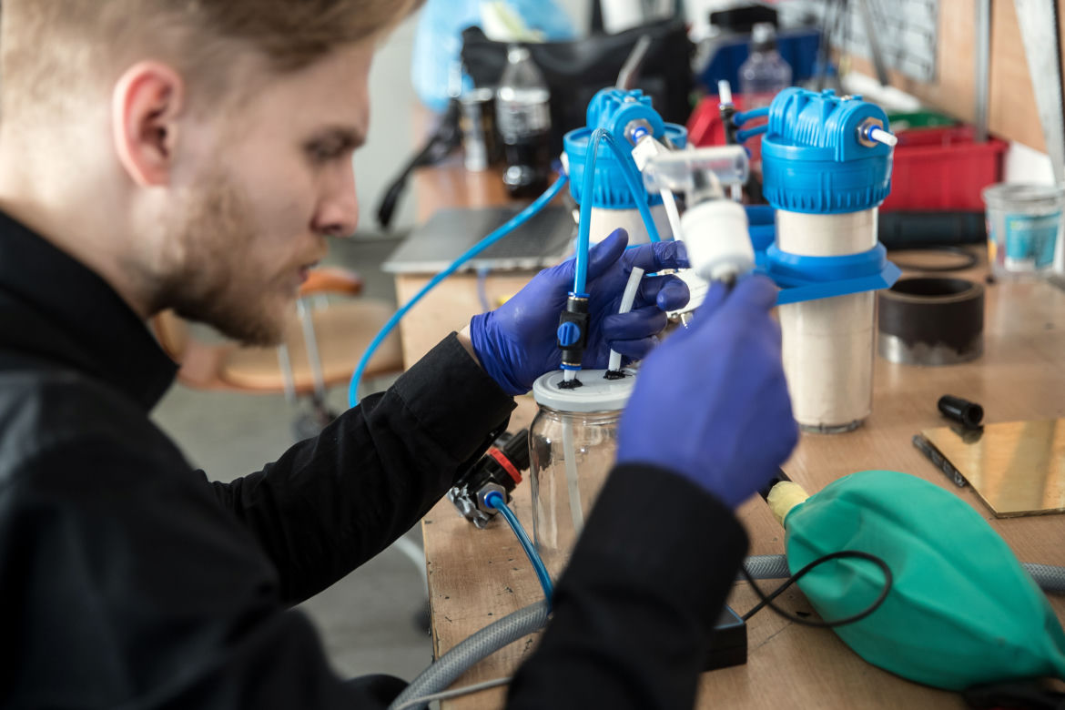 Tak drukują respiratory dla szpitali