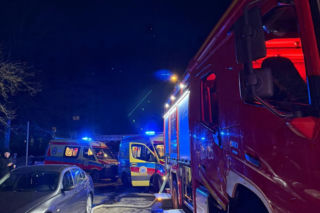 Trwa ustalanie przyczyn wczorajszego pożaru przy ul. Księcia Janusza w Łomży ZDJĘCIA