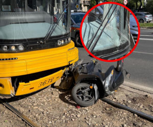 Motocyklista wjechał pod tramwaj na Pradze. Trafił do szpitala 