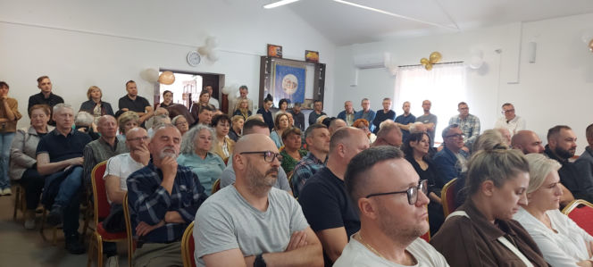 Spotkanie w sprawie budowy masztu 5 G w Płoskiem
