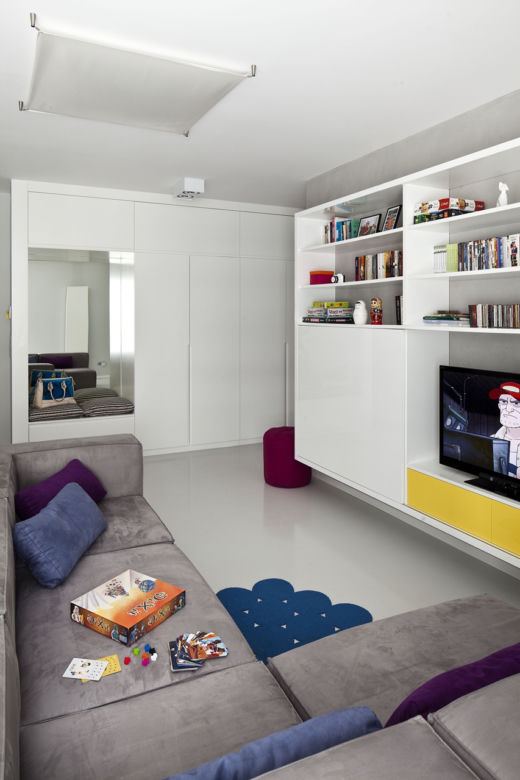 Szara sofa trzymająca zawsze formę