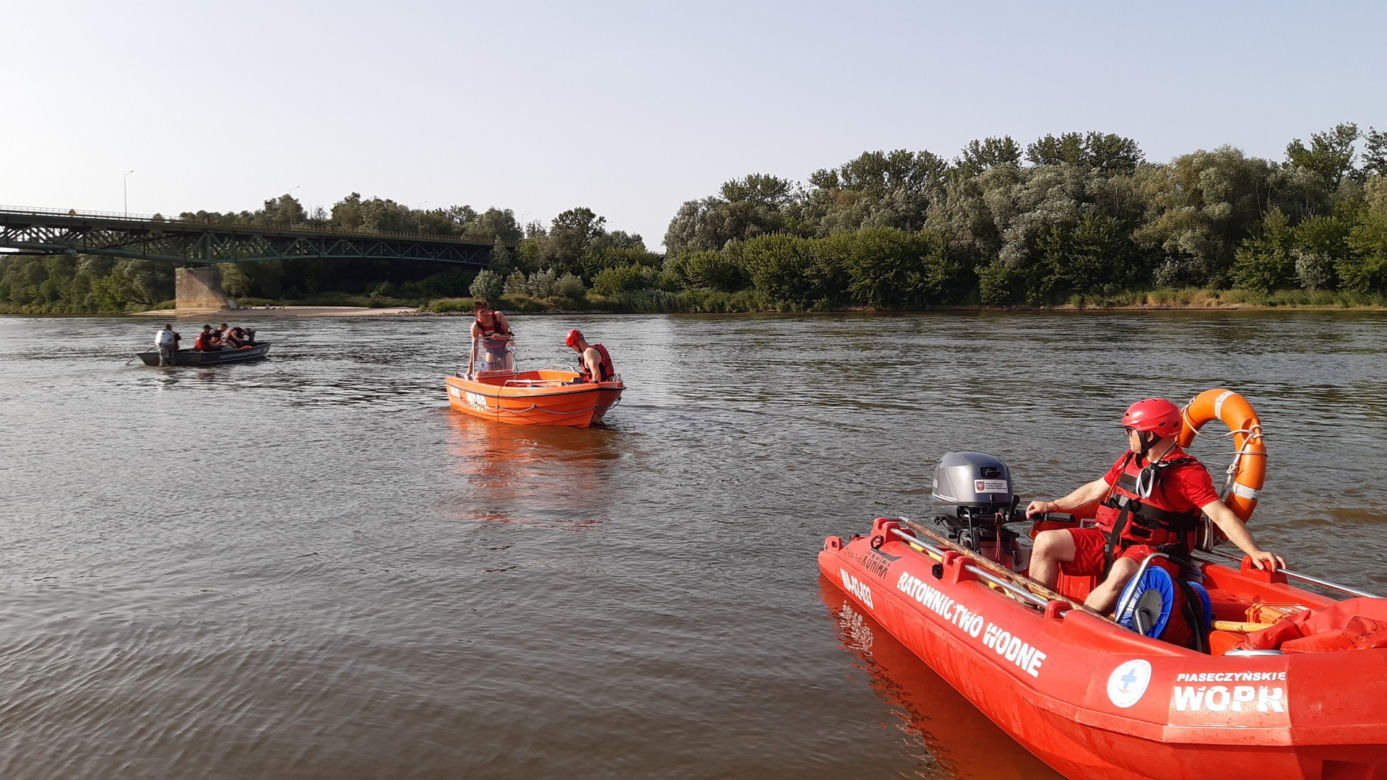Trzech nastolatków weszło do Wisły. Dwóch już nie wypłynęło. Trwają poszukiwania