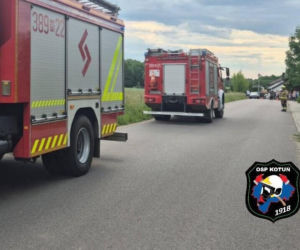 Zderzenie motocykla crossowego i samochodu osobowego w miejscowości Cisie Zagrudzie w gminie Kotuń