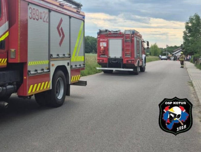 Zderzenie motocykla crossowego i samochodu osobowego w miejscowości Cisie Zagrudzie w gminie Kotuń