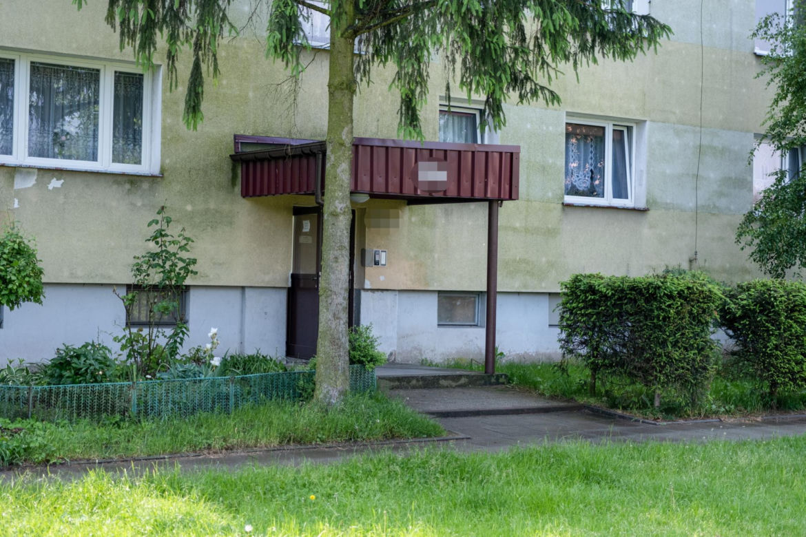 Zadał żonie 20 ciosów nożem i poszedł na policję o tym opowiedzieć.