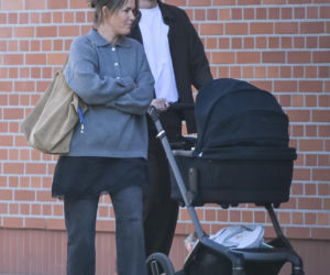 Olga Frycz z rodziną na spacerze