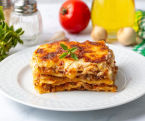 Prosty przepis na lasagne z mięsem mielonym – klasyczne danie, które zawsze smakuje