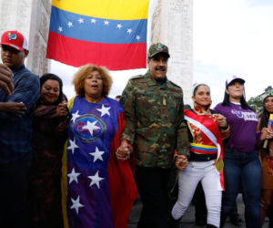 Nicolas Maduro z małżonką zostali schwytani i wywiezieni z kraju