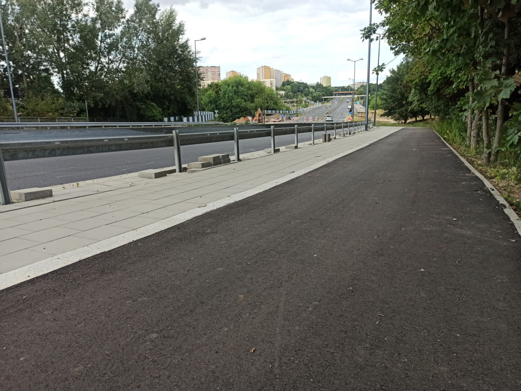 Rowerzyści z nowej ścieżki trafią... na schody