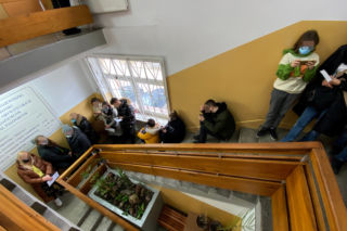 Białystok: Ogromna kolejka po paszporty. Lepiej być gotowym [ZDJĘCIA]