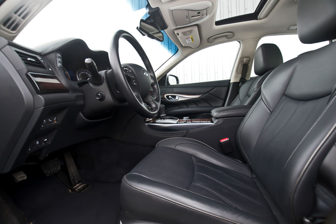 Infiniti Q70h Premium Tech