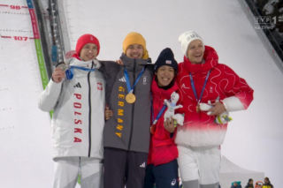 Kacper Tomasiak odebrał srebrny medal igrzysk olimpijskich. Niewiarygodne, kto mu go wręczał! [GALERIA]