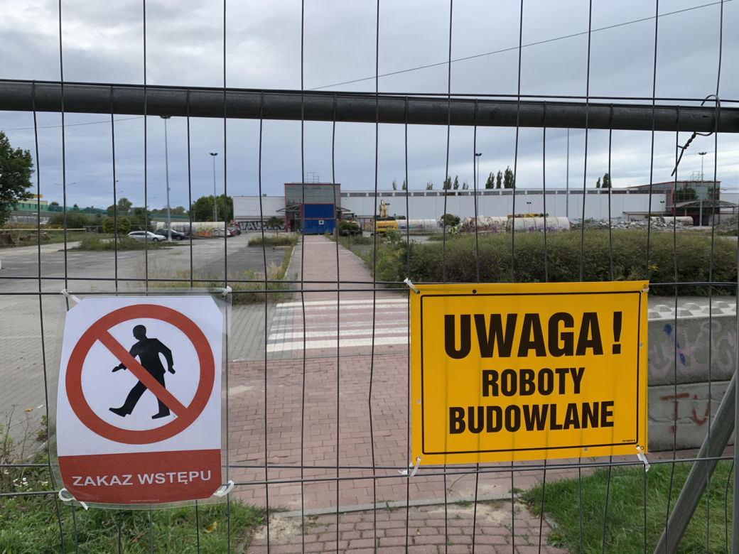 W Dąbrowie Górniczej wyburzają hipermarket Auchan. Powstanie nowy park handlowy