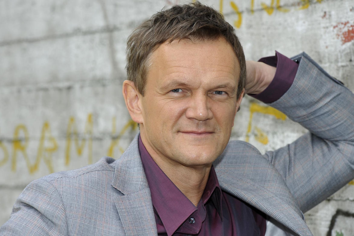Cezary Pazura kiedyś i dziś. Tak na przestrzeni lat zmieniał się odtwórca roli Jurka Kilera