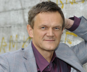 Cezary Pazura kiedyś i dziś. Tak na przestrzeni lat zmieniał się odtwórca roli Jurka Kilera
