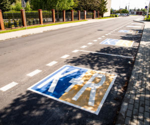 Pocałuj i jedź! Pierwsza strefa Kiss&Ride w Ełku oddana do użytku [ZDJĘCIA]