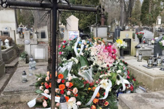 Ali Olszański był legendą, zginął tragicznie. Jego grób został ozdobiony w nietypowy sposób