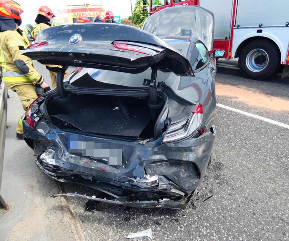 BMW roztrzaskało się na moście