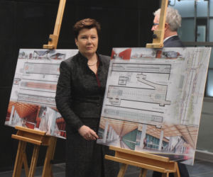 Hanna Gronkiewicz-Waltz zapowiadająca nowe stacje na linii M2 (luty 2016)