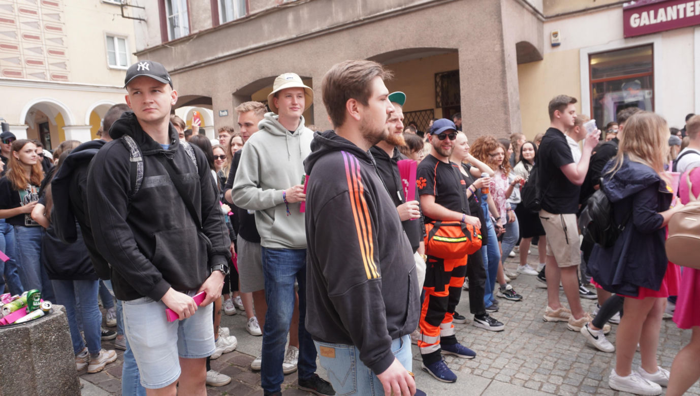 Kortowiada 2024. Parada Wydziałów przeszła ulicami miasta. Studenci tłumnie wzięli udział w imprezie