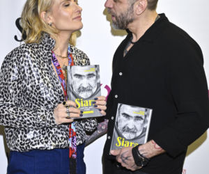 Markowska przytulała męża, Ostałowska zaskoczyła sylwetką, Ścibakówna błyszczała na premierze biografii Rewińskiego