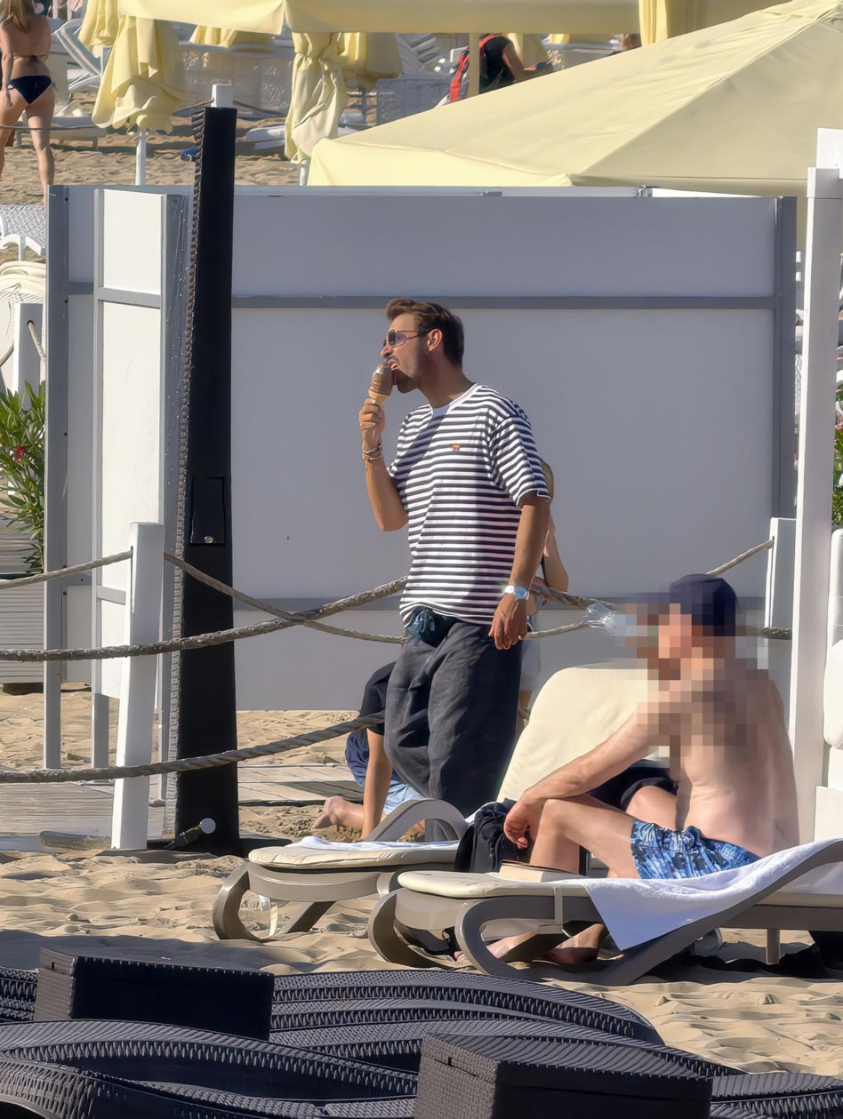 Mateusz Banasiuk na plaży w Sopocie. Tak wyglądał, gdy zrzucił koszulkę!